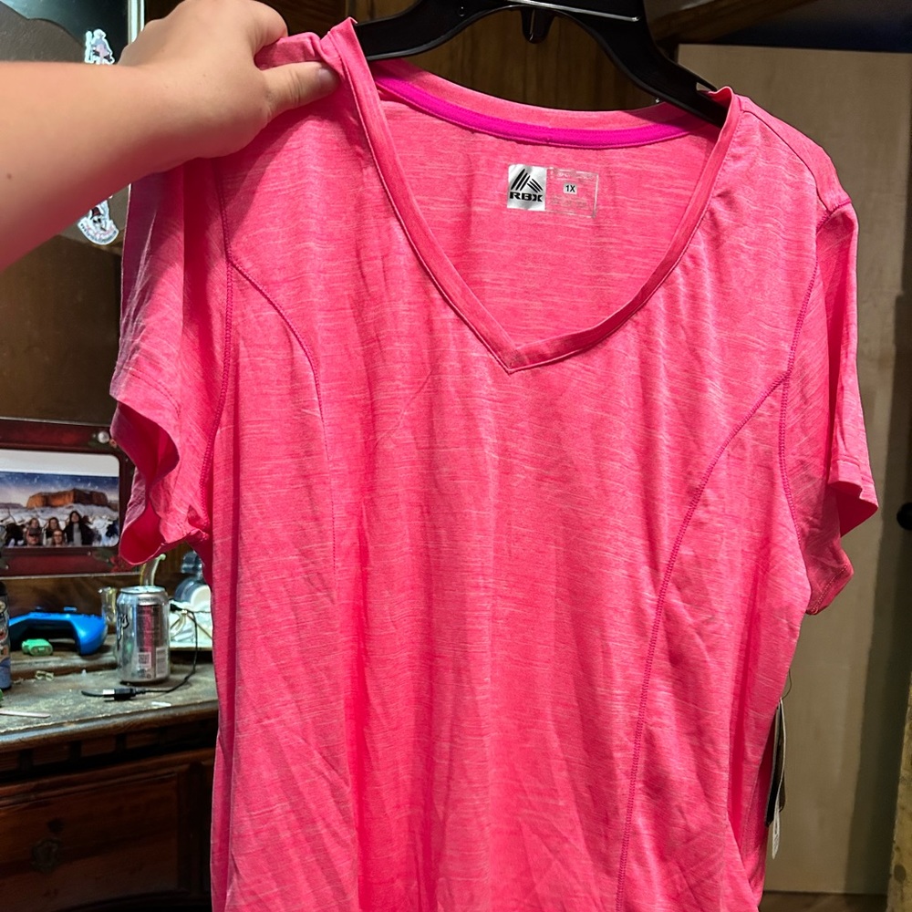 Women’s dry fit Reebok shirt